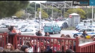 Palermo gli alunni della De Gasperi protestano contro i furti [upl. by Welcy405]