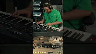 Synth and MPC 30 mpc AkaiProVideo [upl. by Ybbor744]