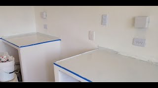 INSTALACION DE PORCELANATO LIQUIDO EN UNA BARRA DE COCINA PARTE 1 [upl. by Amsirp863]