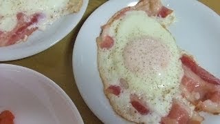 【レシピ】ベーコンエッグの作り方 How to make bacon and eggs [upl. by Arannahs]