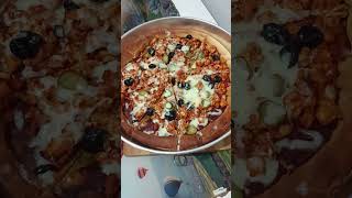 Home made pizza pizzalover dinnerideas lunch dinner food chickenrecipe chickenpizza olives [upl. by Farrish]