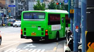 Seoul Metropolitan Bus Daewon Traffic Corp Route 2016 bus leaving Hyochang Pk Seoul Subway Station [upl. by Gautier]