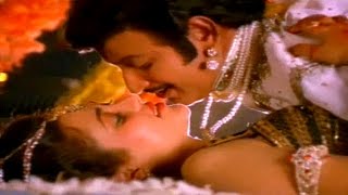 Vayyaramantha Full Video Song  Simhasanam Movie  Krishna Jaya Pradha Mandakini [upl. by Ursa996]