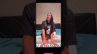 Lynda  Bouteille A La Mer Version Acoustique  Papillon [upl. by Suzie]