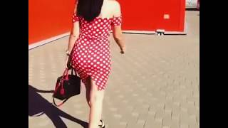 CHICAS HERMOSAS 31  CHICA HERMOSA CAMINANDO EN LA CALLE  FUNNY VIDEO [upl. by Wiatt32]