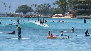 waikiki beach surfer surfing hawaii oahu honolulu ワイキキビーチ 20170607 2 [upl. by Nylasor]