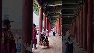 Hanboks at Gyeongbokgung Palace seoulmysoul gyeongbokgung seoul [upl. by Willet]