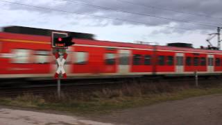 Bahnübergang Vörie mit Leuchtschrift quot2 Zügequot [upl. by Boaten]