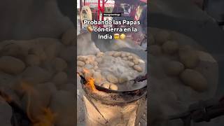 Así es como preparan las papas con tierra en la India la botana callejera más famosa 😱😳🤯 [upl. by Lusa]