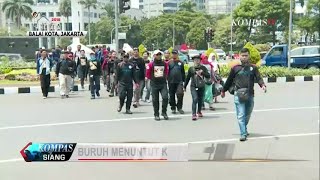 Buruh Demo Menuntut Kenaikan UMP DKI Jakarta [upl. by Cecile]