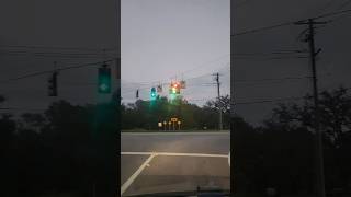 What To Do At A Malfunctioning Traffic Light educational safety [upl. by Lehte]