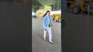 Zarah khan Spotted At Airport shorts [upl. by Reffotsirhc]