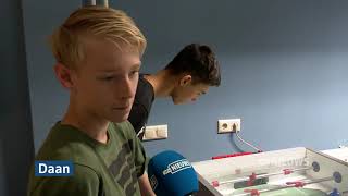 Udens College telefoonvrije school meer contact én tafelvoetbal  video DTV [upl. by Hallett826]