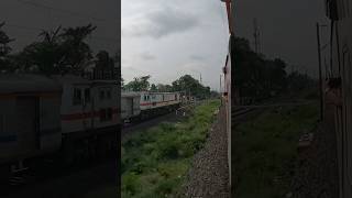 Sealdah Rajdhani Express VS Amritsar Howrah Mail railjourney train travel fulltrainjourney [upl. by Dnomhcir]