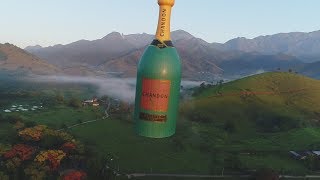 Revoada de Gigantes e Garrafa de Chandon de 40m espetáculo filmagem com o drone [upl. by Lirva]