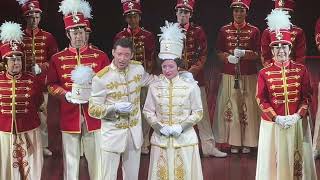 Hugh Jackman thanks swingsunderstudies Music Man curtain call 122321 [upl. by Zipah]