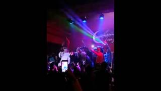 Kendo kaponi tira en vivo 2014 concierto vacio [upl. by Saucy]