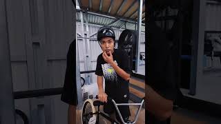 Larin haciendo BMX 🤣😱 youtubeshorts comedy shorts [upl. by Asilem]