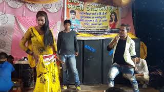 Pandey Ji Ka Beta Hoon Chumma Chipak Ke Leta Hoon superhit dance [upl. by Arratahs]