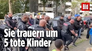 Solingen Plötzlich tauchen 30 Rocker vor dem MordHaus auf [upl. by Ahsekin68]