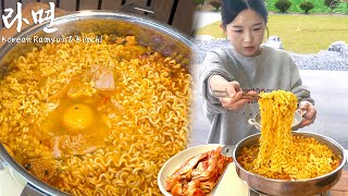 Real Mukbang Outdoor ramen is the BEST ☆ Koreanstyle Ramen Kimchi [upl. by Adlee]