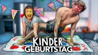 2 ERWACHSENE FEIERN KINDERGEBURTSTAG  EXTREM mit Julia Beautx  Joeys Jungle [upl. by Airbas499]