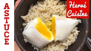 Astuce cuisine  réussir ses oeufs pochés avec Hervé Cuisine [upl. by Luciano443]