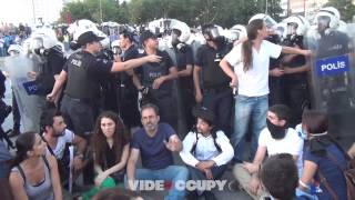 Taksim Meydanında polis müdahalesi  Police intervention at the Taksim Square 22062013 [upl. by Stranger401]