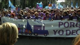 Une marée violette pour défendre le droit à lavortment à Madrid  0101 [upl. by Eira]