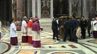 Cierran la Cripta de los Papas del Vaticano para trasladar los restos de Juan Pablo II [upl. by Odareg153]