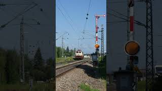 218 105 der NeSA verlässt Villingen shorts trainspotting railway [upl. by Ellecram338]