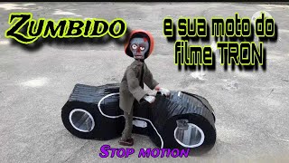 Zumbido passeando no quintal com sua moto do filme TRON stop motion [upl. by Anisamot]