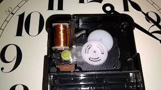 How to adjust quotunadjustablequot quartz clock How to repair randomly stopping quartz clock [upl. by Gabriell]