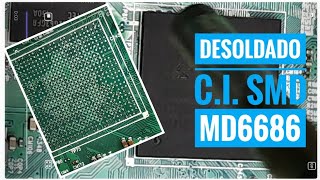 desoldar integrado SMD de video MSD6683 y limpieza de placa desoldering SMD and clean [upl. by Ettenej]