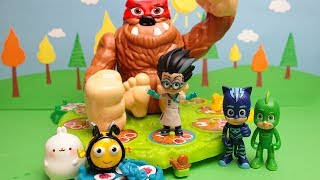 GUFETTA SKIACCIATUTTO  I PJ Masks Molang e Buzzbee sfidano Romeo Challenge [upl. by Torhert]