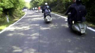 vespa club morciano giro a grazzano visconti con vespa 98 e faro basso [upl. by Lancey]