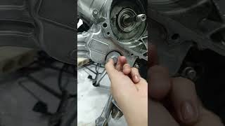 the process of installing oil filter bolts and oil seals filter seal [upl. by Atekahs]