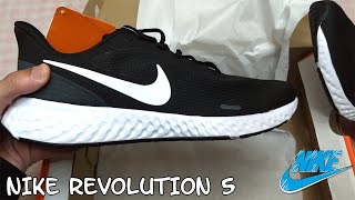 Unboxing Zapatillas Nike Revolution 5 Español [upl. by Llen713]