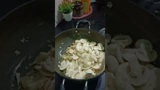 Butter garlic mushroom 🍄food ytshortsindia ytviral recipe [upl. by Letnuahs]