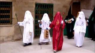 Procesión de las carracas en Los Arcos [upl. by Wiedmann29]