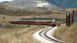 El Expreso de la Robla de FEVE abriéndose camino por la Montaña Palentina [upl. by Wagstaff]