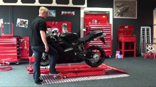 POWERPLUSTOOLS MOTORRAD HEBEBÜHNE MIT RADKLEMMER TUTORIAL [upl. by Gonzalez]