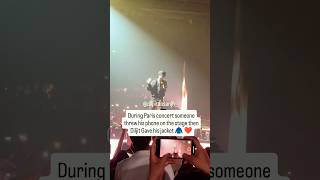 Someone threw phone on diljit dosanjh 😳❤️ diljitdosanjh concert dubai dxb diljit punjabi [upl. by Snevets604]