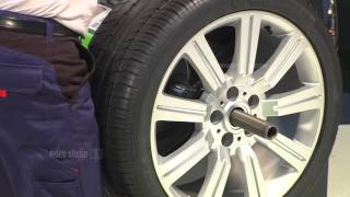 Equilibratrice WBE 4230 per ruote auto Bosch  Video promozionale [upl. by Niliram315]