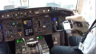 Delta Airlines Boeing 757200 Cockpit in Atlanta [upl. by Lubbock]