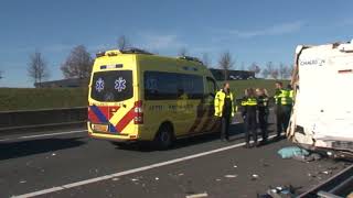 TVEllef Vrachtwagen botst achterop camper bij Roertunnel [upl. by Ayam]