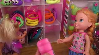 Shopping  Elsa and Anna toddlers buy from Claires store  Barbie [upl. by Efren731]