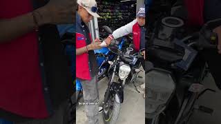 En La Primera De Mayo Le Cambian los kilómetros A Las Motos 😰 parati motos youtube [upl. by Nylsaj]