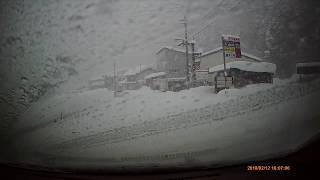 大雪の国道１５６号 落雪で視界不良 岐阜県郡上市高鷲町 豪雪 どか雪 除雪 白鳥 郡上八幡 岐阜 雪道 雪 降雪 新雪 エスティマＨＶ [upl. by Cormier297]