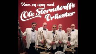 Ole Sterndorffs Orkester spiller I skyggen af det gamle æbletræ [upl. by Akeit]